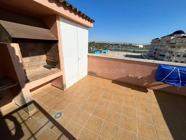 Bungalow Adosado en Alquiler en Urbanización con Piscina – S - foto 5
