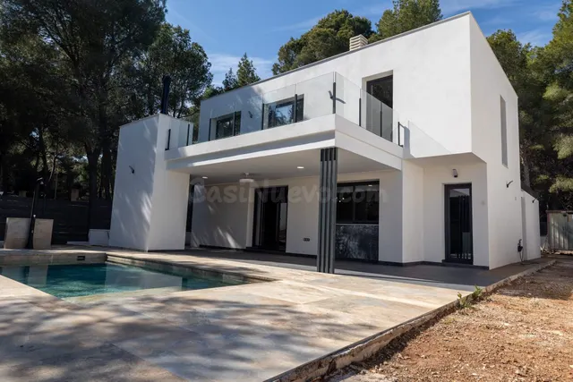 Exclusivo Chalet Nuevo en Benicassim - Montornes - foto 4