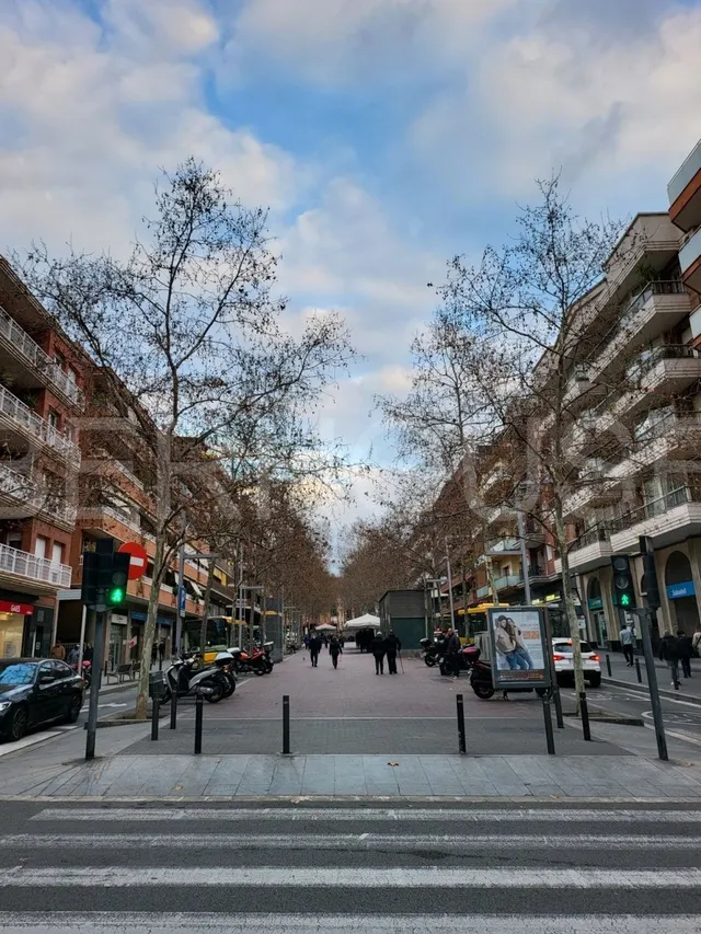 Local comercial de 152m2 situado en Rambla San Sebastia