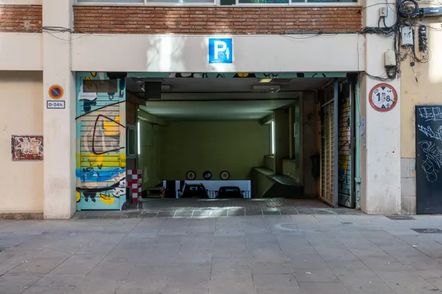 Parking 9m² en alquiler - Casc Antic — 24