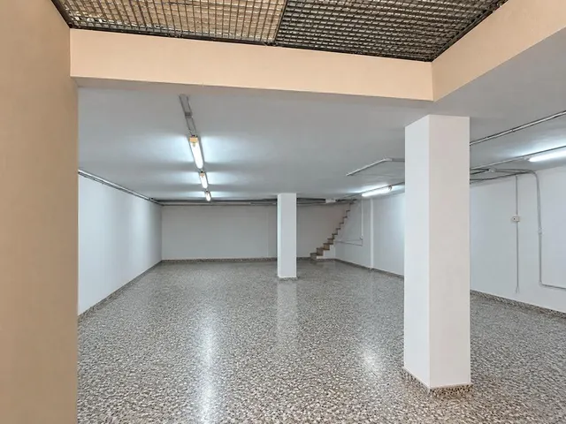 Amplio Local Comercial en Almansa - Oportunidad Única por €76,000 — 9