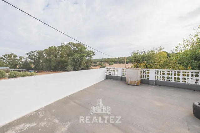 Venta Las Flores – A 2 km del Circuito de Jerez — 39