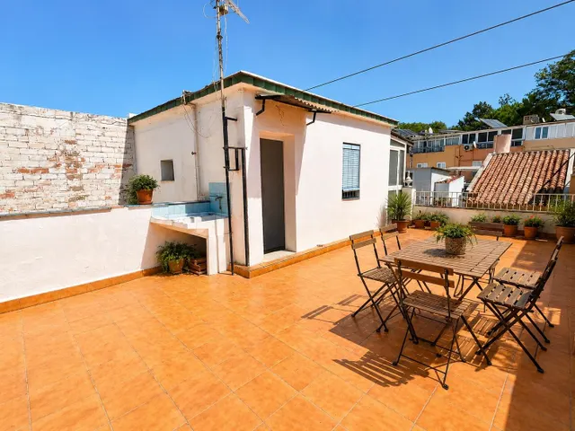 CASA CON GRAN POTENCIAL — 16