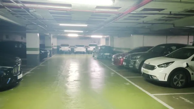 Parking de moto 5m² en alquiler - Eixample - foto 5