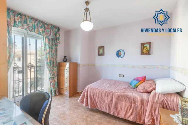 Casa independiente a 5 minutos de Granada en buen estado para entrar a vivir — 34