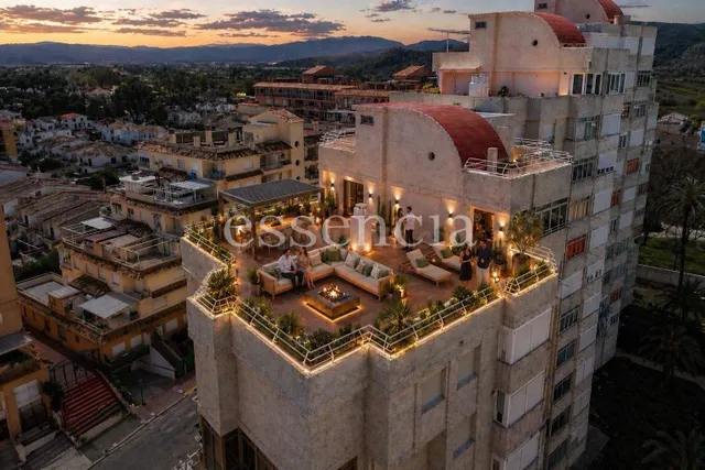 ÁTICO DÚPLEX ESPECTACULAR CON GRAN TERRAZA DE  APROX. 100 M2