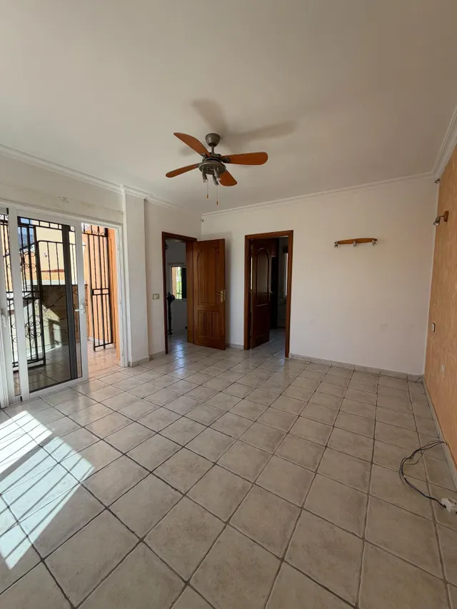 Villa con carácter, piscina privada y vistas al mar en Costa Adeje — 38