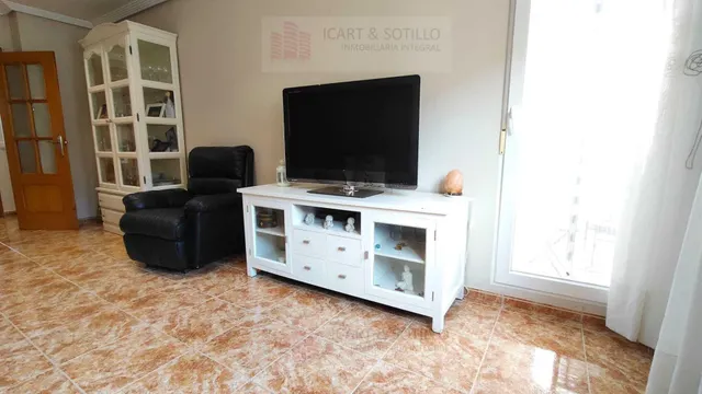 MAGNÍFICO PISO DE CUATRO DORMITORIOS Y GARAJE EN EL CASCO URBANO DE VINAROZ PARA ENTRAR A VIVIR — 9