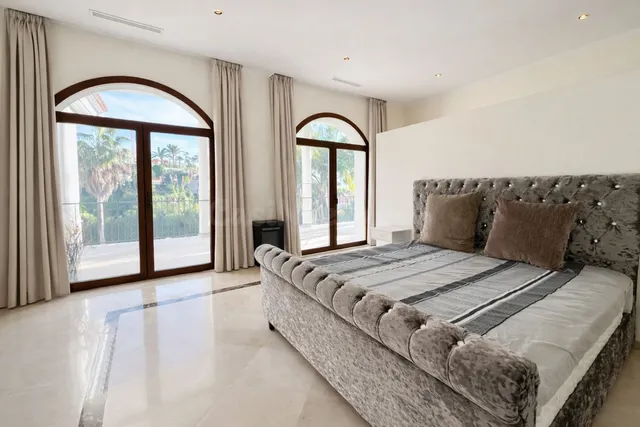 Chalet 7 habitaciones 876m² en venta - Costa del Sol - foto 4