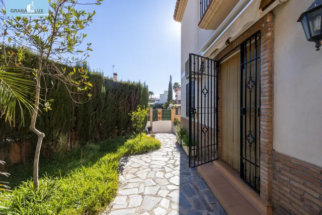 MAGNÍFICO CHALET EN URB. SUEÑOS DE CADIMA, ALHENDIN — 49