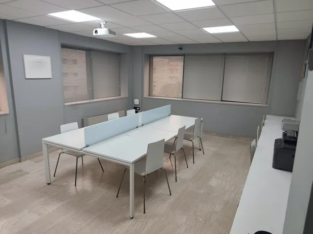 Oficina de lujo en Avda. Gran Capitán esquina con Vial Norte — 7