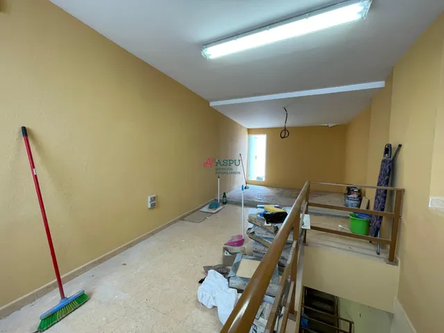 FINCA INDEPENDIENTE JUNTO AL AYUNTAMIENTO — 9