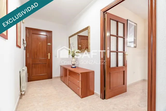 “Tu hogar ideal en Santa Maria – Fondo Sumella: práctico, luminoso y listo para entrar.” — 32