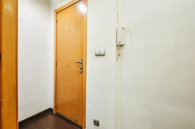 Amplio piso de 3 dormitorios con balcón junto a Plaza del Pedró — 20