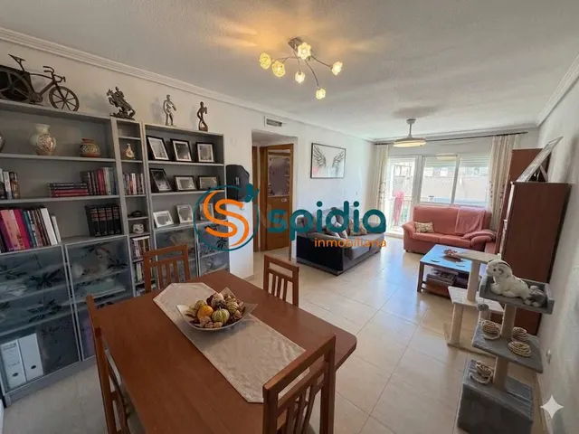 Encantador Piso en el Corazón de Águilas a Solo €170,000 - foto 2