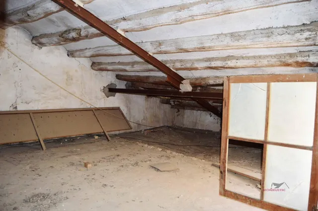 GRAN CASA 511 M2 EN VENTA, PARA REFORMAR INTEGRAMENTE, CON 2 SALIDAS INDEPENDIENTES EN CONESA — 46