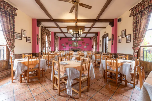 ¡¡¡¡CHALET CON RESTAURANTE EN PLENO FUNCIONAMIENTO, IDEAL PA - foto 5