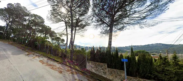 Parcela en una urbanización tranquila.