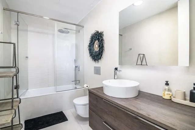 Apartamento de 2 dormitorios con vistas al mar en Estepona — 19