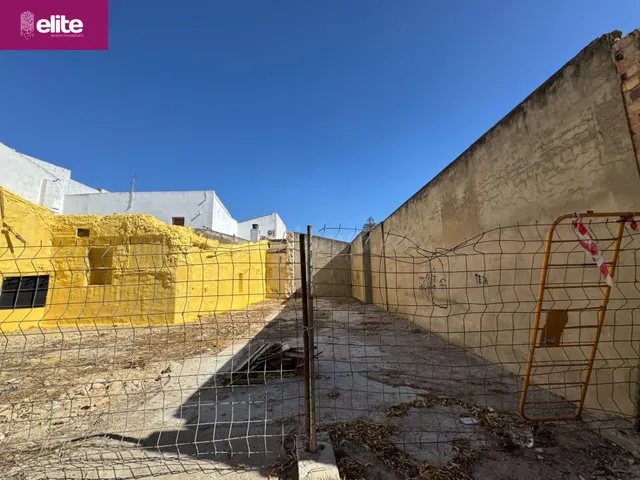 MAGNÍFICO SOLAR EN EL CENTRO DE JEREZ - foto 2