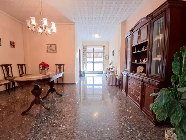 CASA CON GRANDES POSIBILIDADES EN ALZIRA – ZONA CAMILO DOLZ - foto 4
