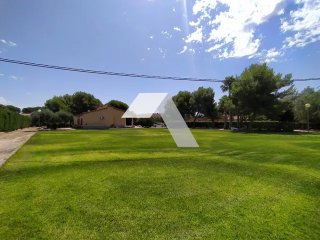 Chalet en venta — 16