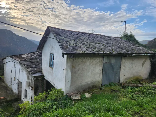 PRECIOSA CASA CON CAPILLA Y TERRENOS EN VILLAYON (ASTURIAS) - foto 4