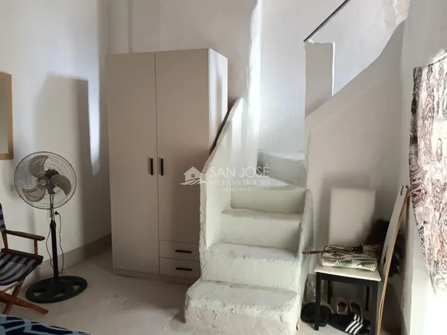 Se vende encantadora casa semi reformada en el corazón de Aspe — 19
