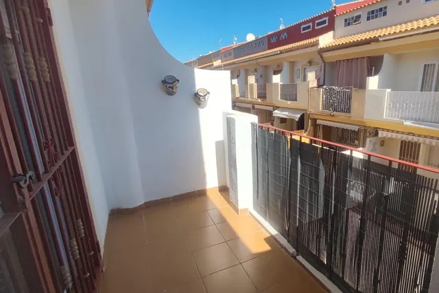 Magnífico tríplex de tres dormitorios con garaje privado en Playa Flamenca, Orihuela Costa — 25