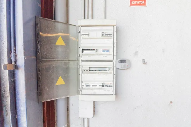 EN VENTA AMPLIA NAVE INDUSTRIAL EN CALLOSA DE SEGURA. - foto 5