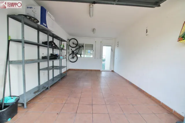¡CASA ADOSADA con PATIO, BARBACOA y AMPLIO GARAJE! — 33