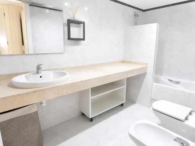 Vivienda exclusiva de 3 habitaciones, seminueva,  con piscina comunitaria en zona Sagrada Familia de Manresa — 13