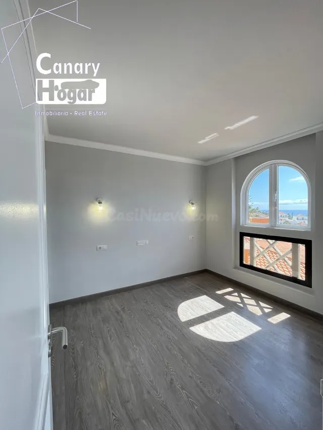 Villa en venta en San Eugenio Alto Tenerife - foto 3
