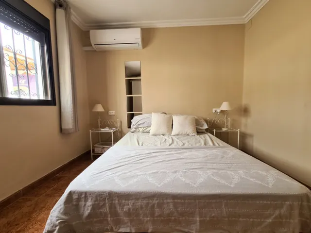 PRECIOSO CHALET CON PISCINA, CASA DE INVITADOS Y GRANDES TERRAZAS JUNTO A LLÍRIA — 16