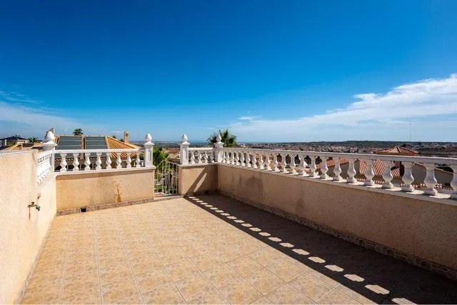 Villa unifamiliar de 5 dormitorios en Ciudad Quesada — 25