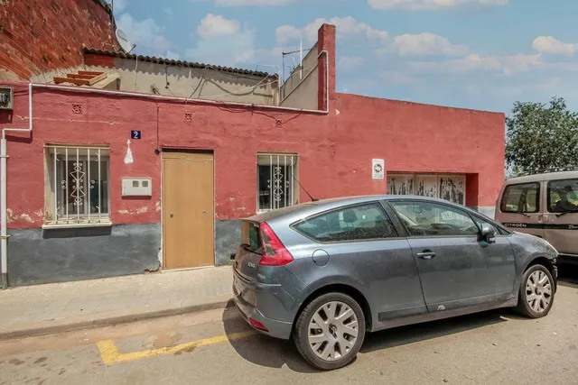 VENTA CASA SIN POSESIÓN — 18
