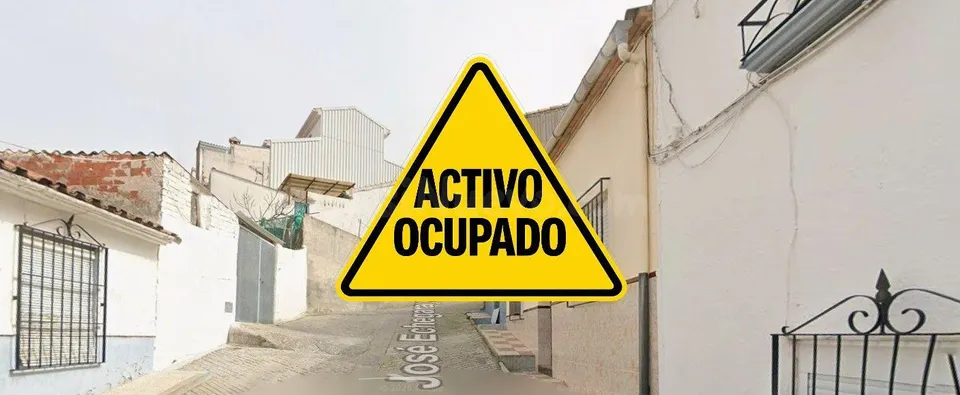 CASA EN EL CASTILLO DE LOCUBIN