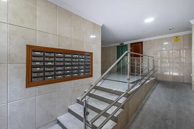 PISO REFORMADO JUNTO AVENIDA CADIZ — 32