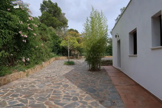EXCLUSIVA VILLA DE DISEÑO CON PISCINA PRIVADA, VISTAS PANORÁ - foto 4