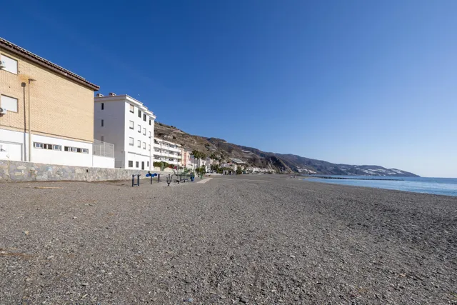 !! IMPRESIONANTE VIVIENDA EN PRIMERA LINEA DE PLAYA !! — 33