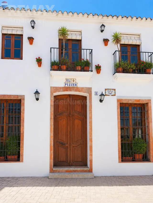 Edificio con antiguo restaurante y vivienda independiente ju