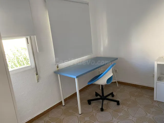 Piso para estudiantes en La Chana (Calle Sagrada Familia) – 4 habitaciones exteriores, aire acondicionado y muy luminoso (REF: DLR 870) — 30