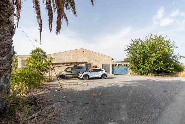 🏡 Casa de Campo de 150 metros con porche, con Nave de 240 me - foto 2