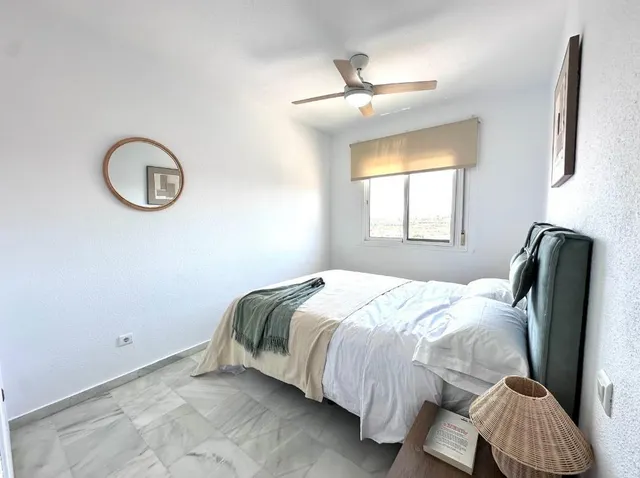 Piso situado en los Pacos con vistas al mar y a la montaña. — 28