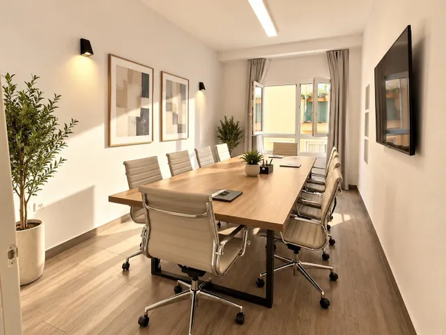 Exclusiva oficina de 153 m2 en pleno centro histórico de málaga, junto a la Catedral — 34