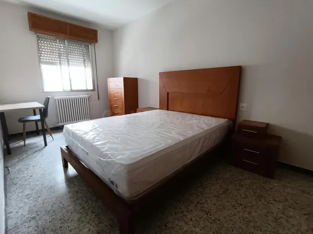 Amplio Piso en Alquiler por habitaciones para Estudiantes -  - foto 4