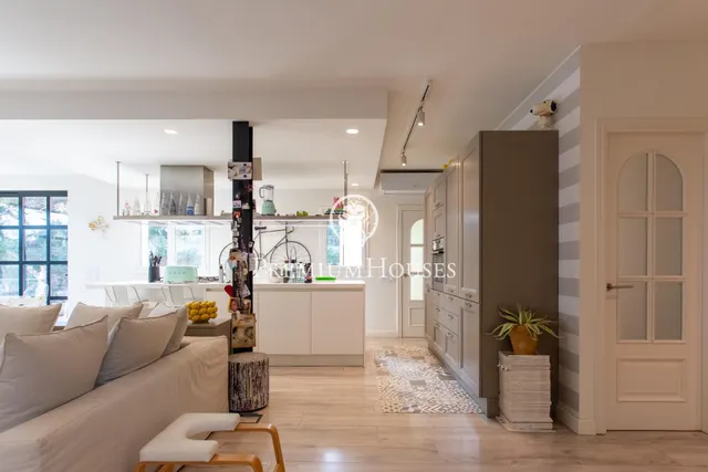 Casa independiente con jardín en venta en Argentona — 7