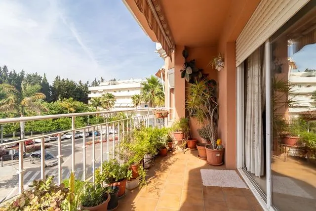 Oportunidad única de vivir junto al mar en una ubicación inmejorable. | CABANILLAS REAL ESTATE — 6
