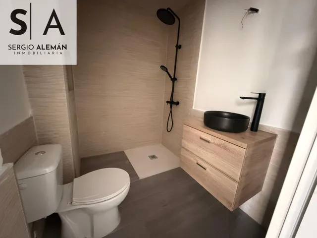APARTAMENTO CON GARAJE Y PISCINA — 9