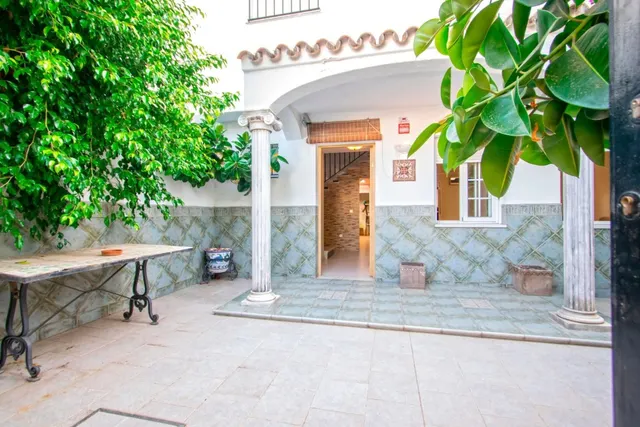 BONITA CASA HACIENDO  ESQUINA — 2
